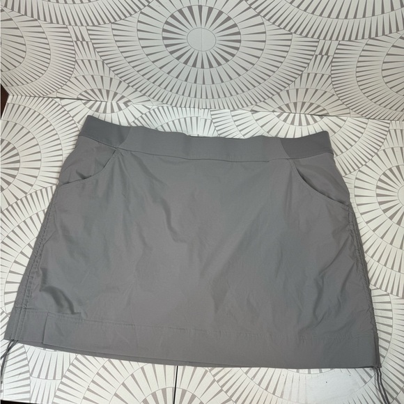 Columbia Pants - Columbia Climber Canyon Skort Gray Medium Stretch Built in Short Water Resistant